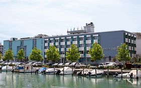 Hotel Savoy